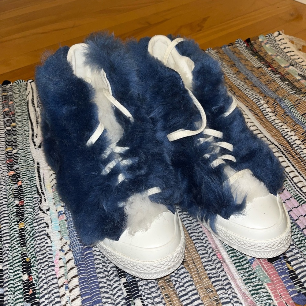 Converse blue fur shoes